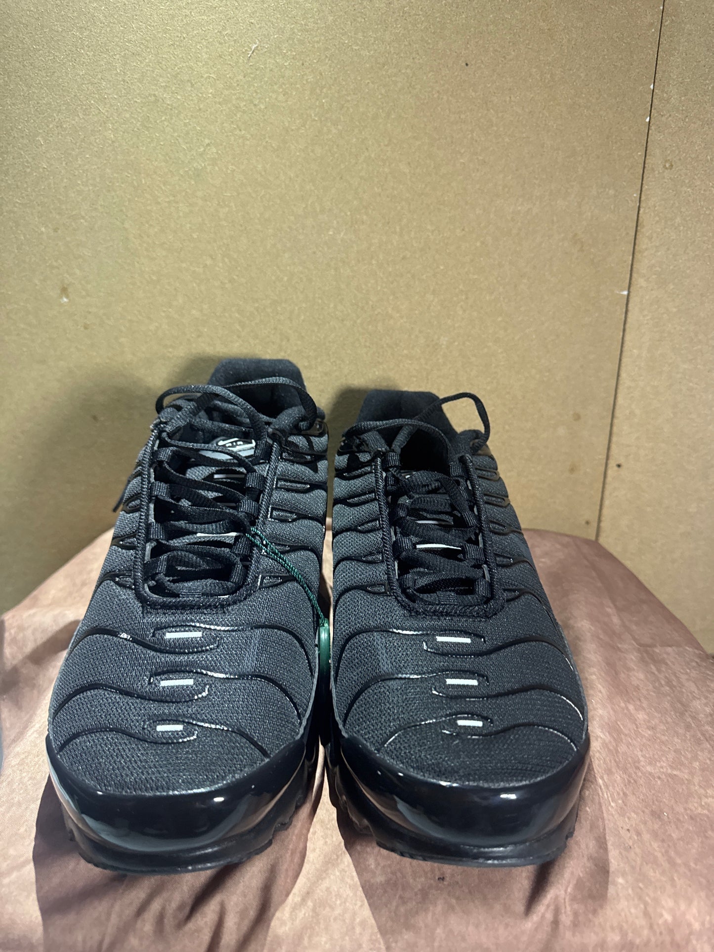 TN Black White logo (Odmah dostupne) br 45 Elephand.shoes