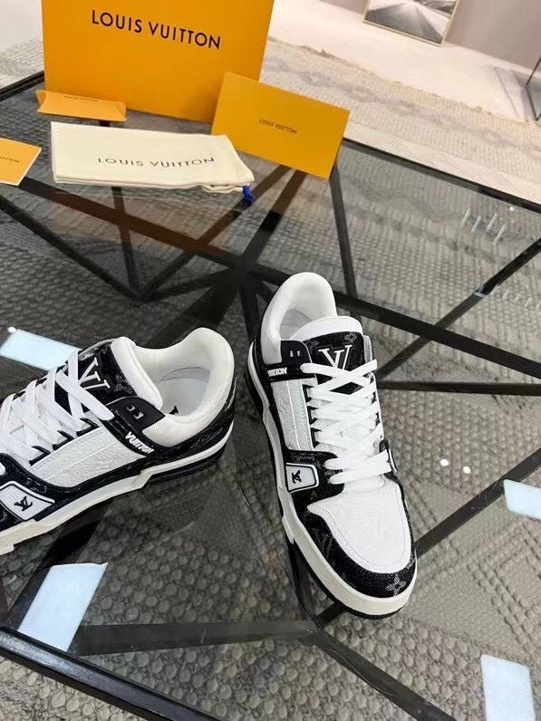 Louis Vuitton Black Low Elephand.shoes