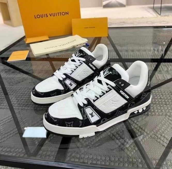 Louis Vuitton Black Low Elephand.shoes