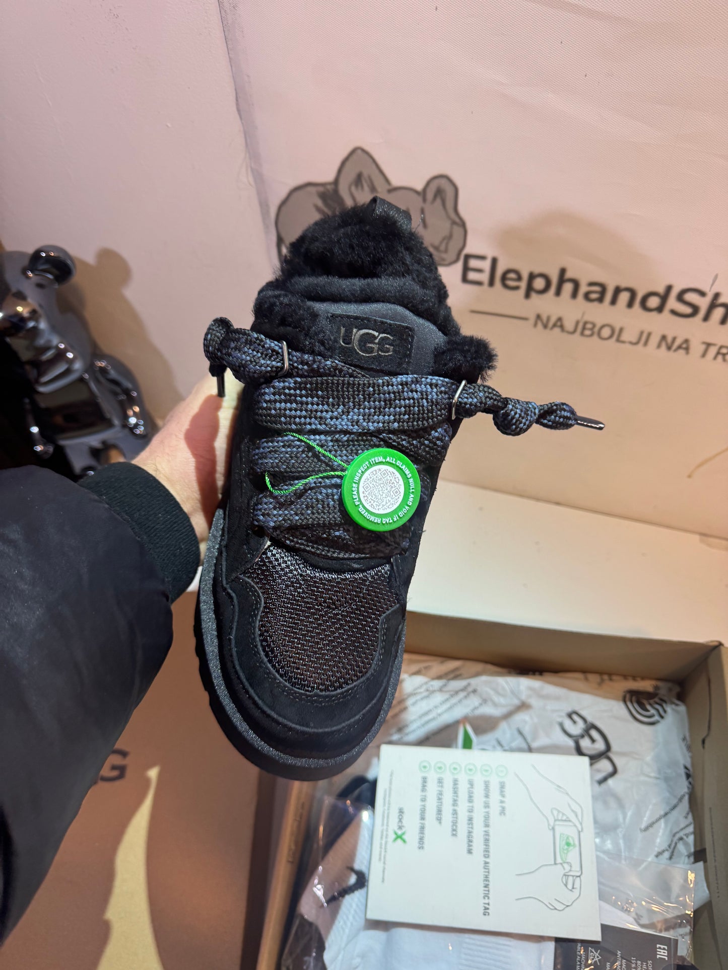 UGG Lowmel Black (Odmah dostupne) br 40