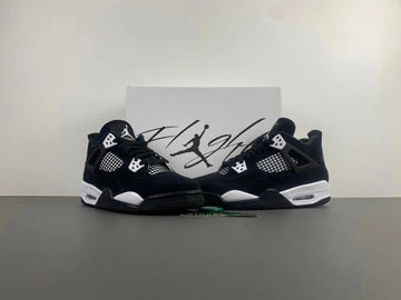 Air Jordan 4 "White Thunder"