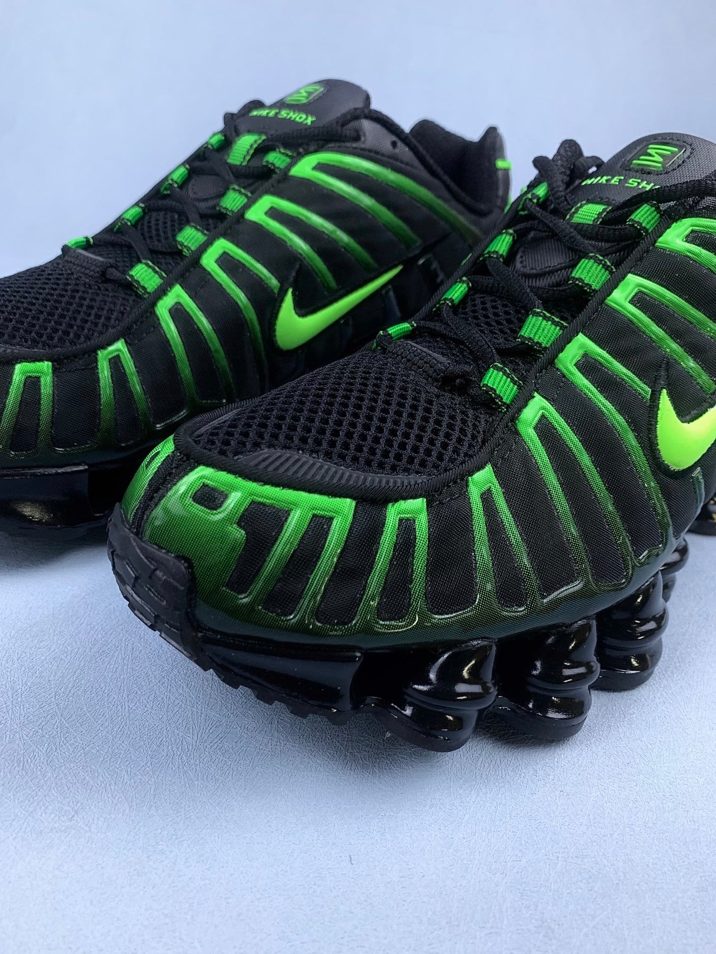 Shox White Green Elephand.shoes