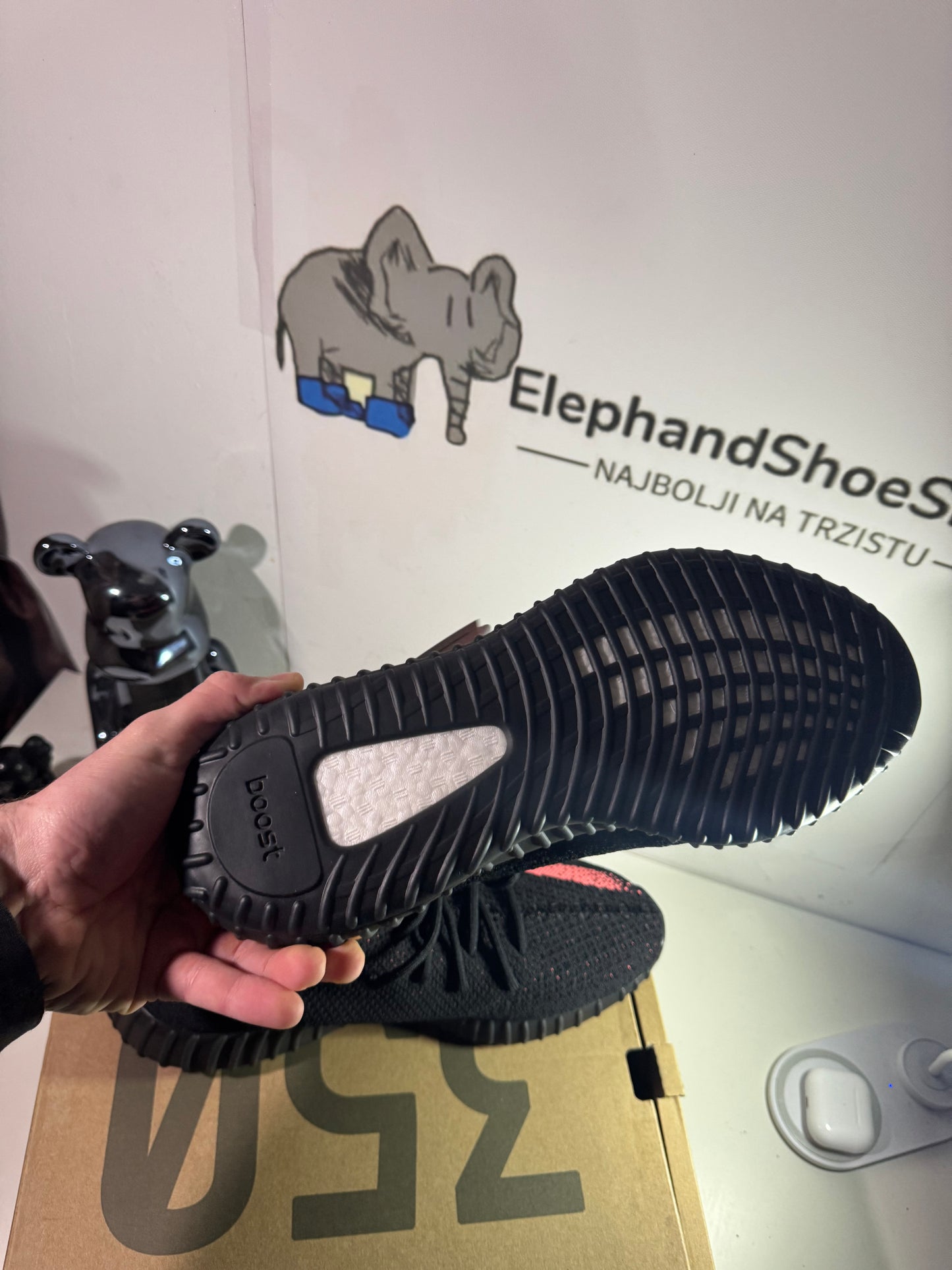 Yeezy Core Black (Odmah dostupne) br 46