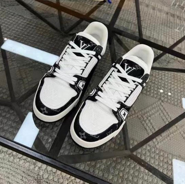 Louis Vuitton Black Low Elephand.shoes