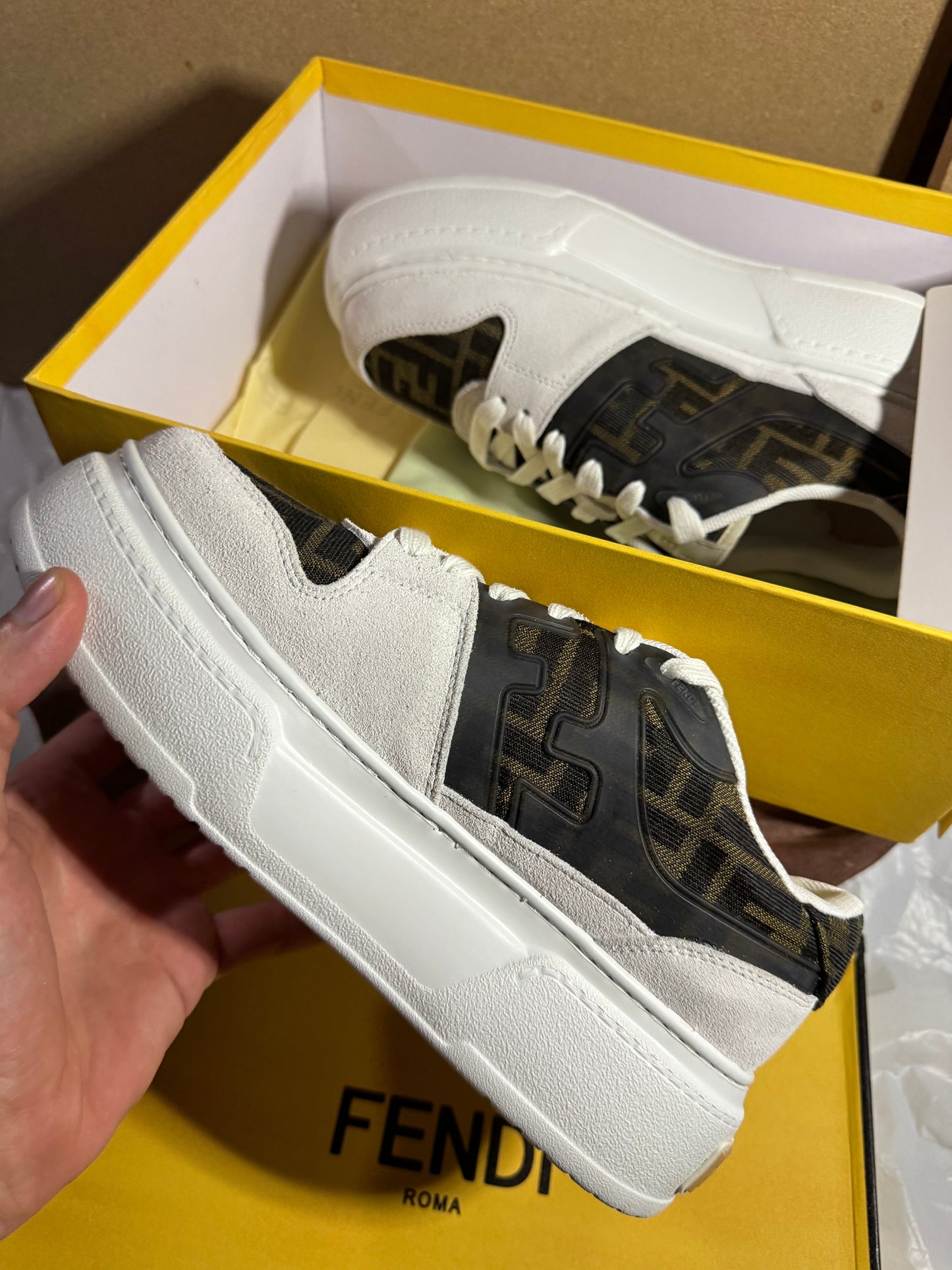 Fendi trainers (Odmah dostupne) br 39 Elephand.shoes