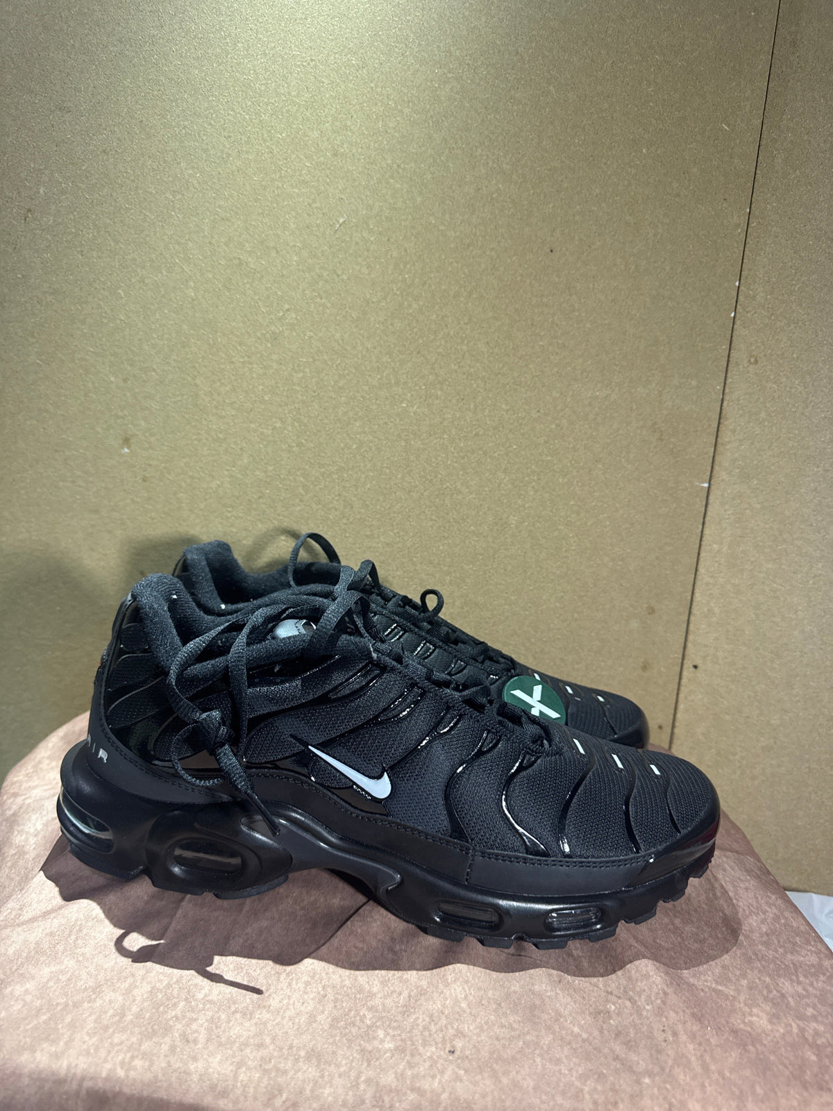 TN Black White logo (Odmah dostupne) br 45 Elephand.shoes