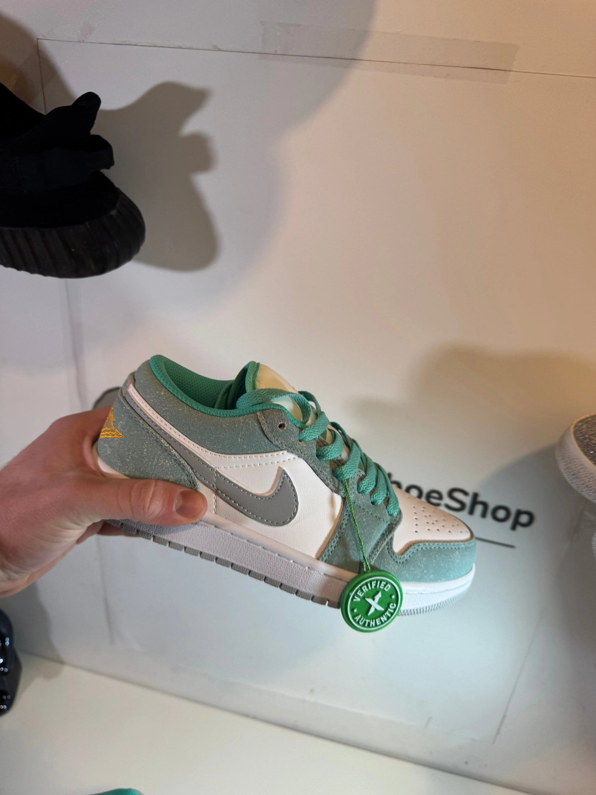 Jordan 1 Low Oreen (Odmah Dostupne) br 39 Elephand.shoes