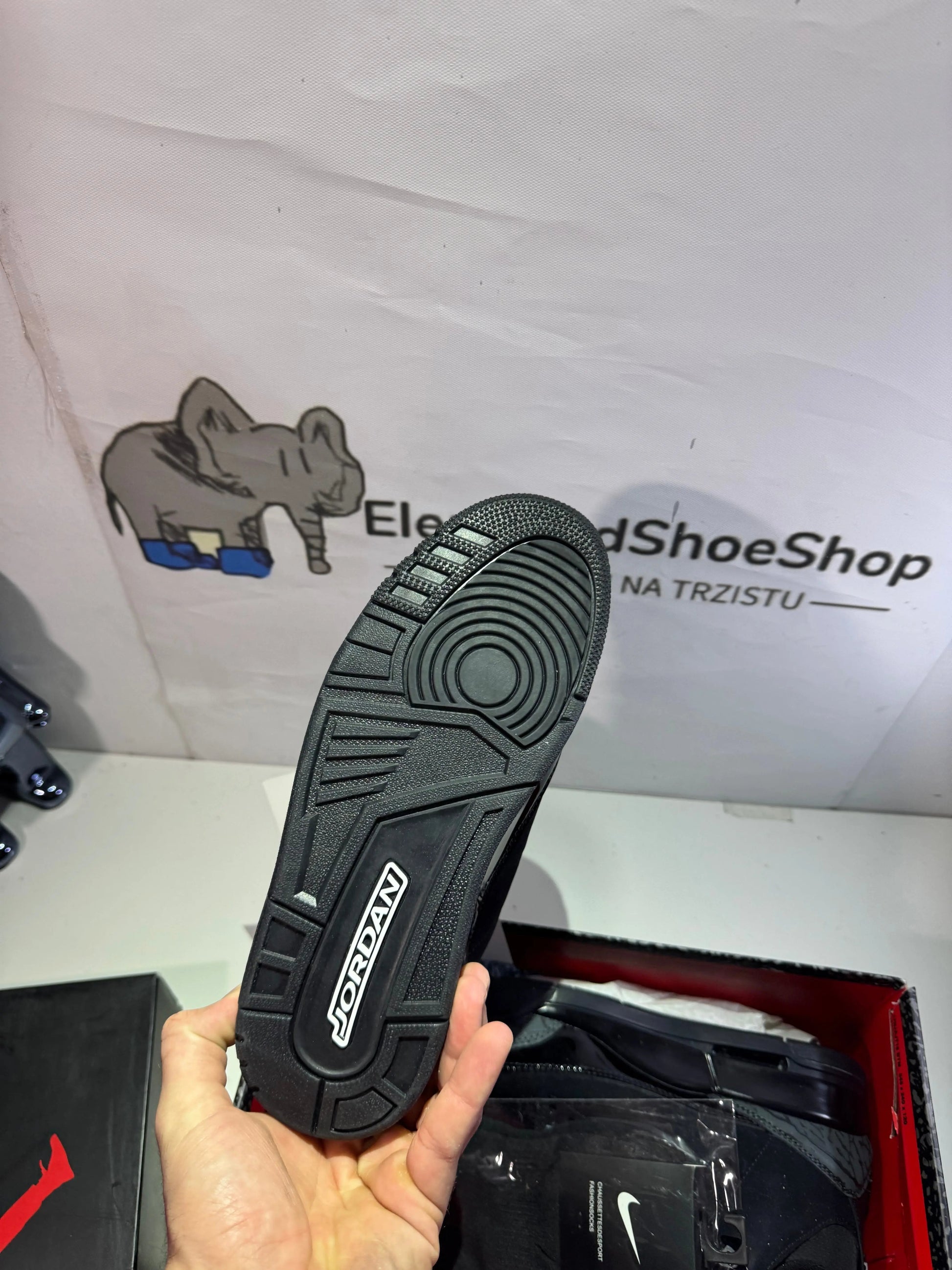 Jordan 3 Black Cat (Odmah Dostupne) br 40 Elephand.shoes