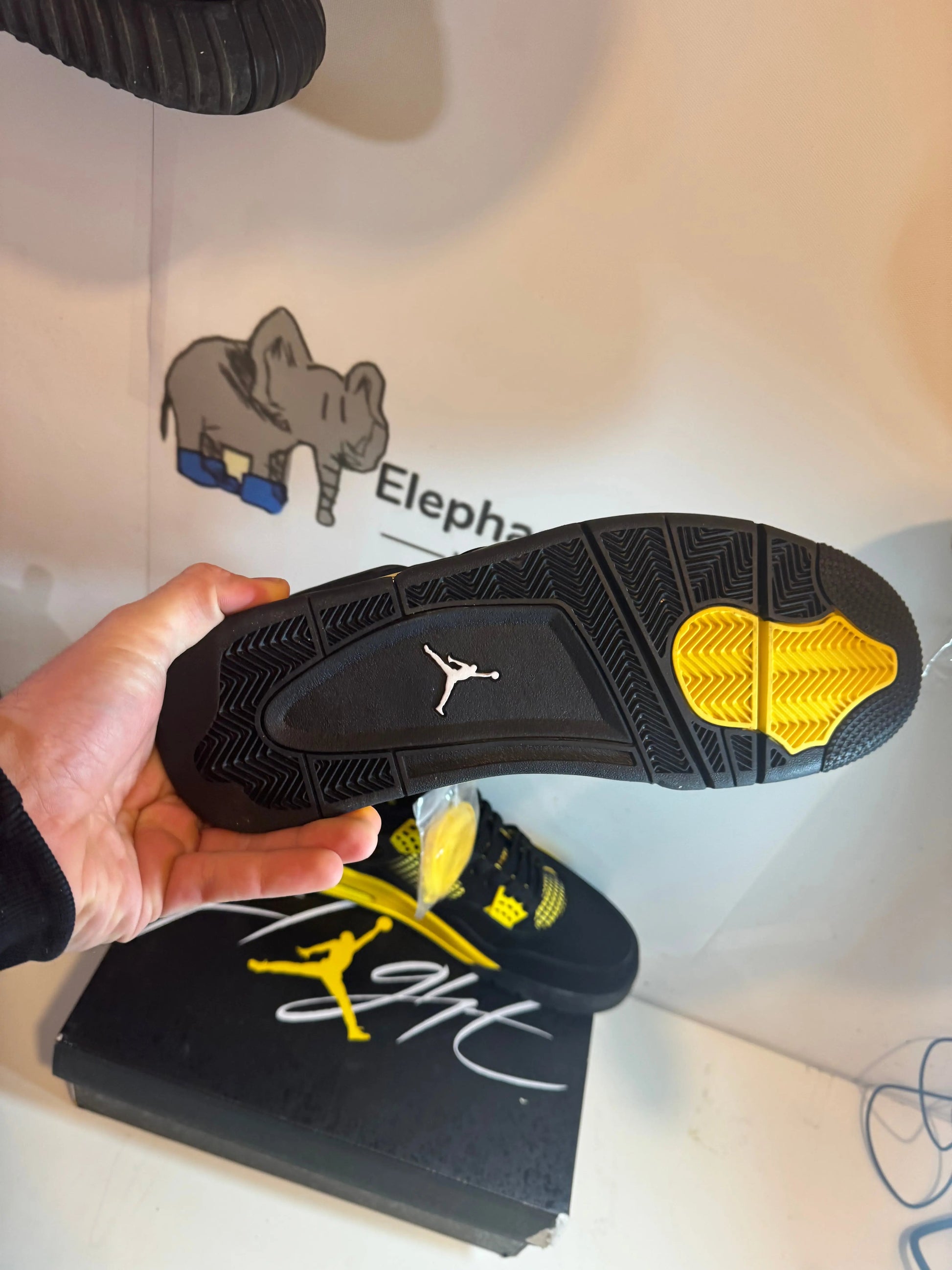 Jordan 4 Thunder  (Odmah Dostupne) br 45 Elephand.shoes