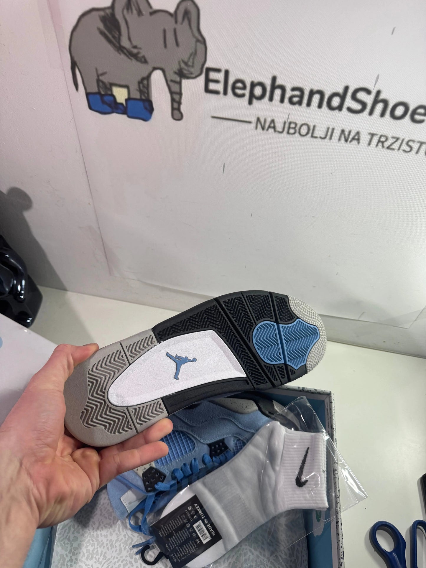 Jordan 4 University Blue (Odmah Dostupne)br 45 Elephand.shoes
