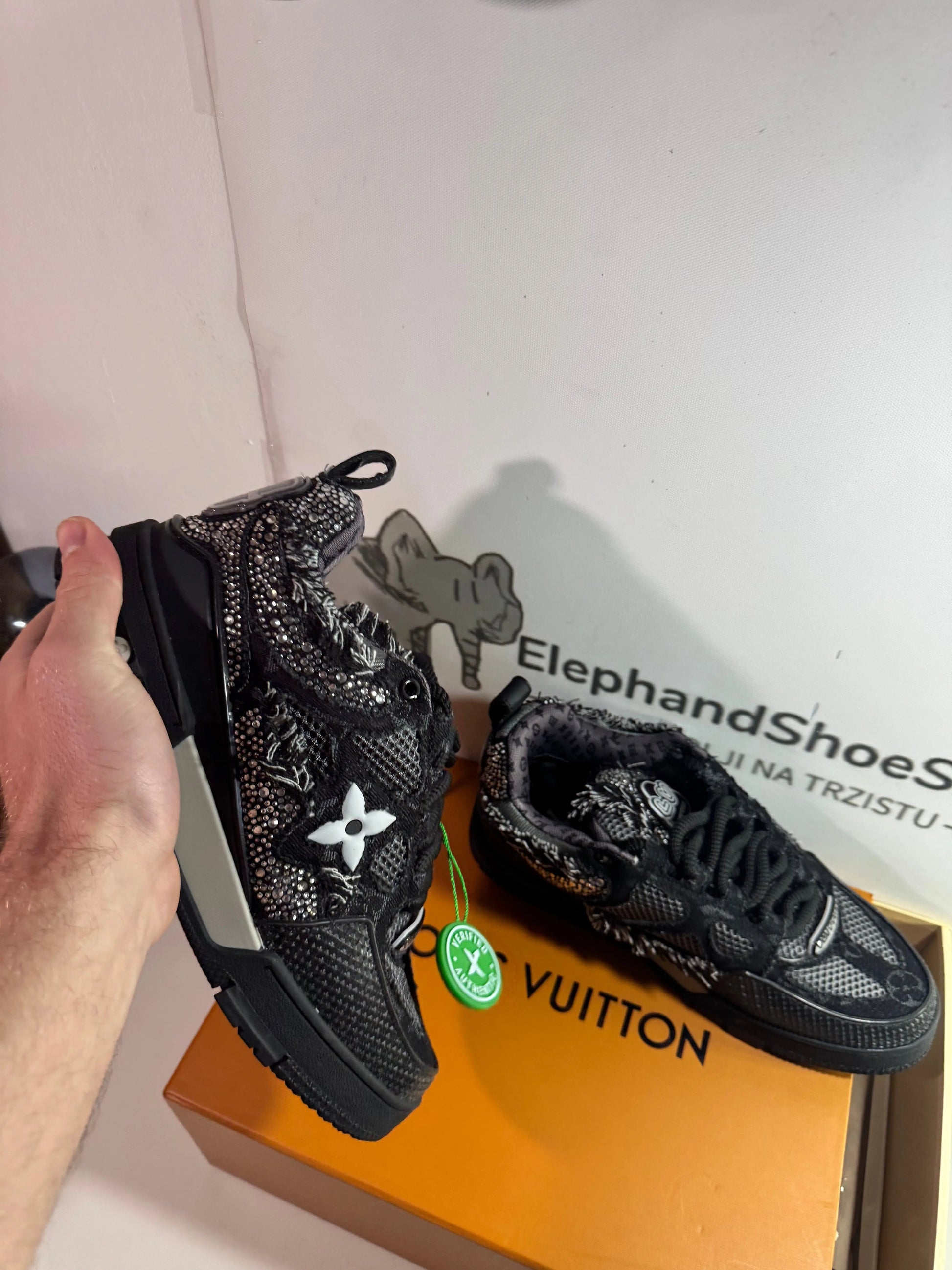 Louis Vuitton Low Black/Sparkle (Odmah Dostupne) br 39 Elephand.shoes