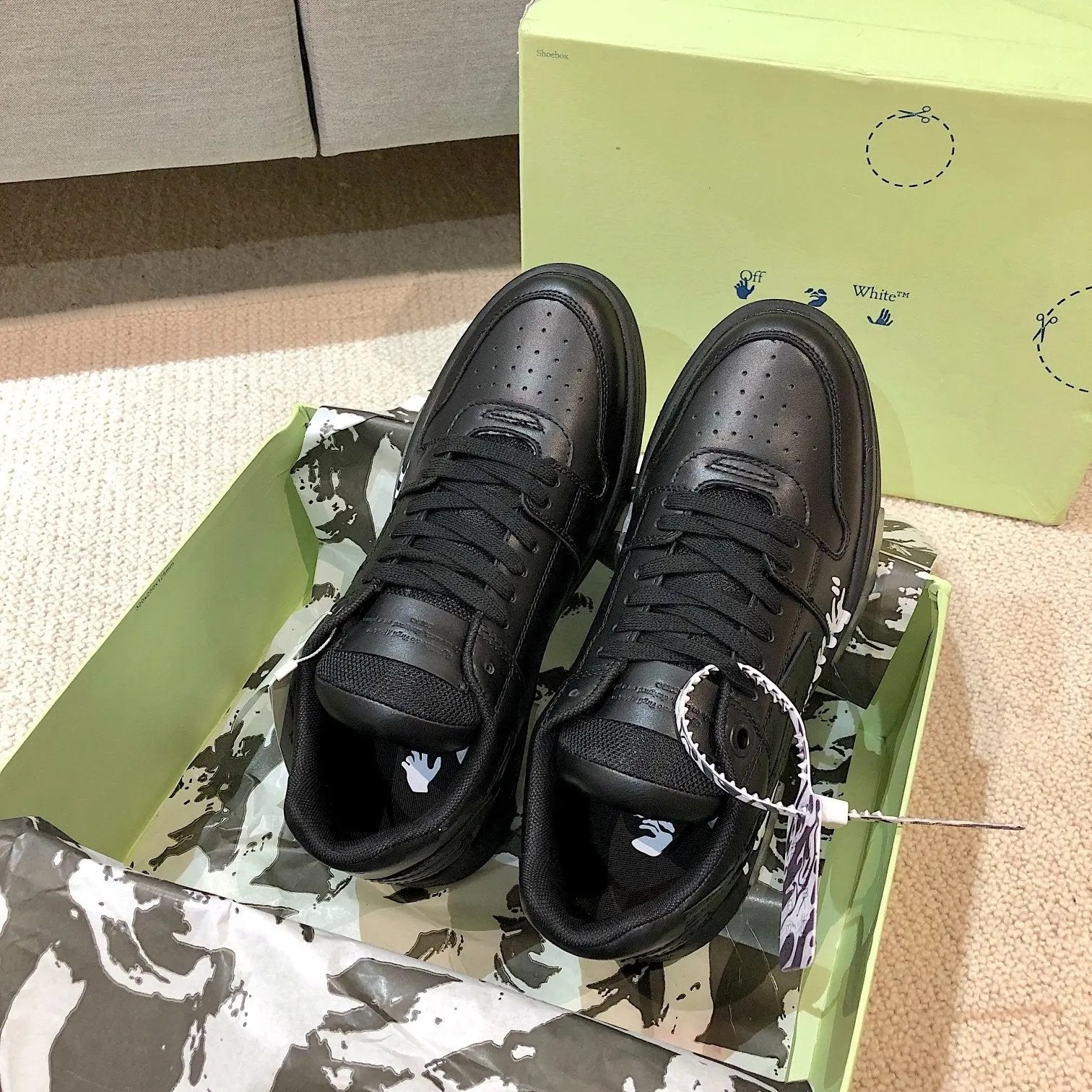 OFF-WHITE out the office Graffiti Balck Elephand.shoes