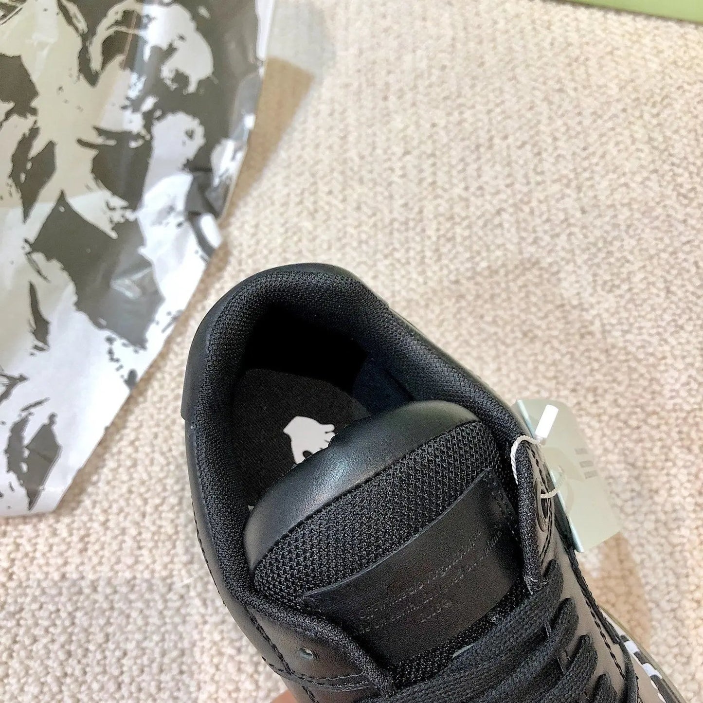 OFF-WHITE out the office Graffiti Balck Elephand.shoes