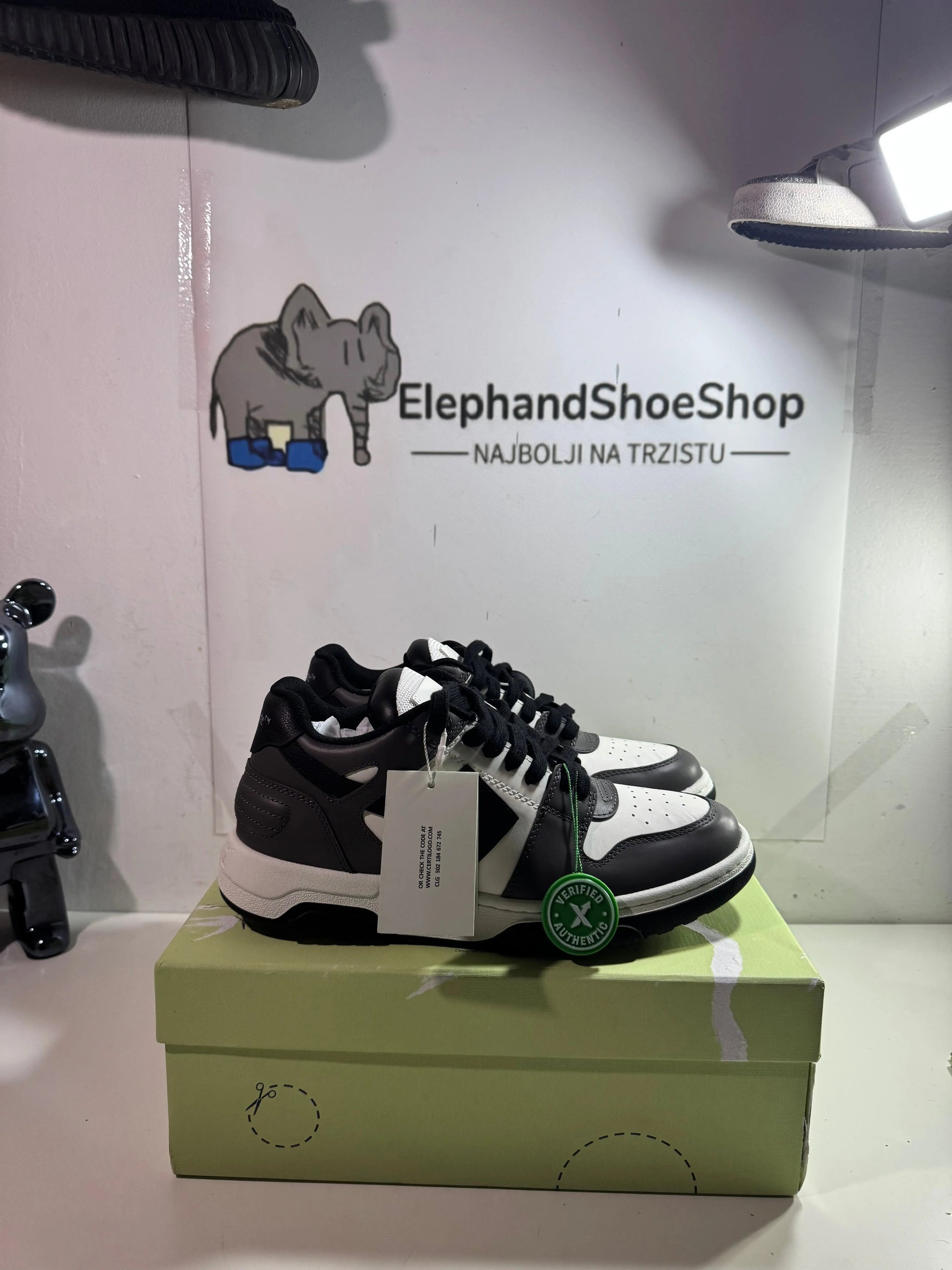 Off White Out the Office Grey (Odmah Dostupne) br 43 Elephand.shoes