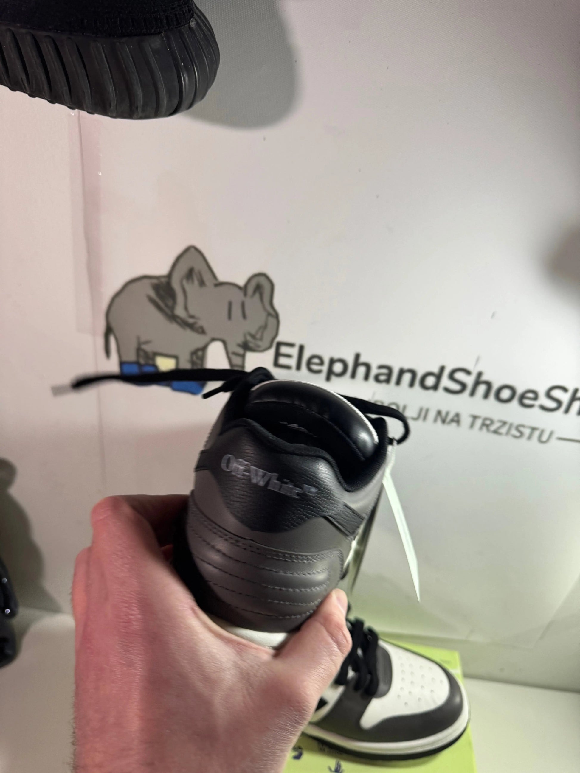 Off White Out the Office Grey (Odmah Dostupne) br 43 Elephand.shoes