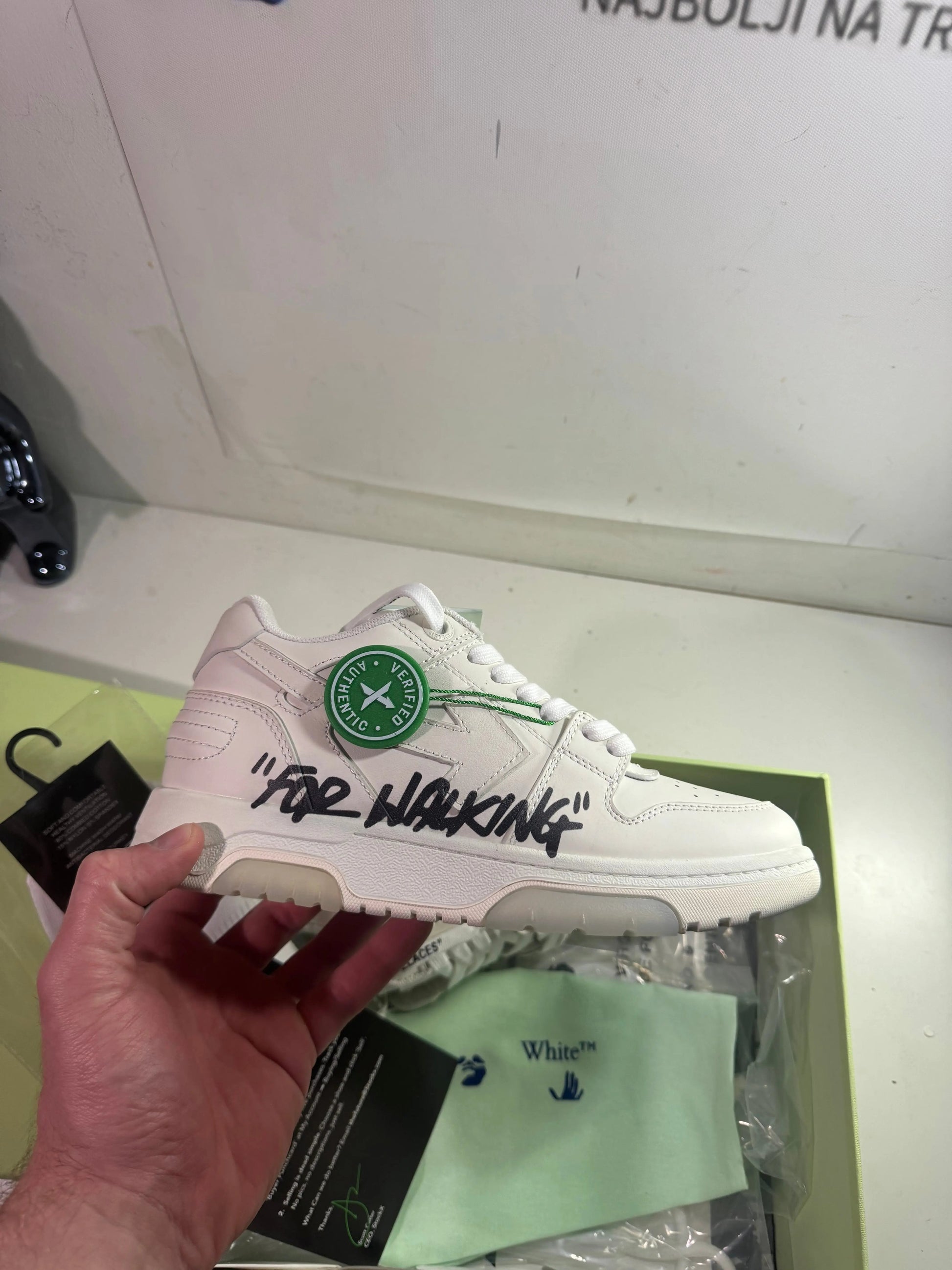 Off White Out the Office White Graffiti (Odmah Dostupne) br 38 42 44 Elephand.shoes
