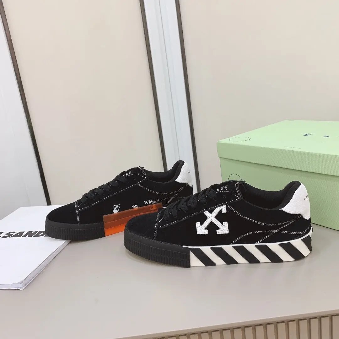 Off white Low Black Elephand.shoes