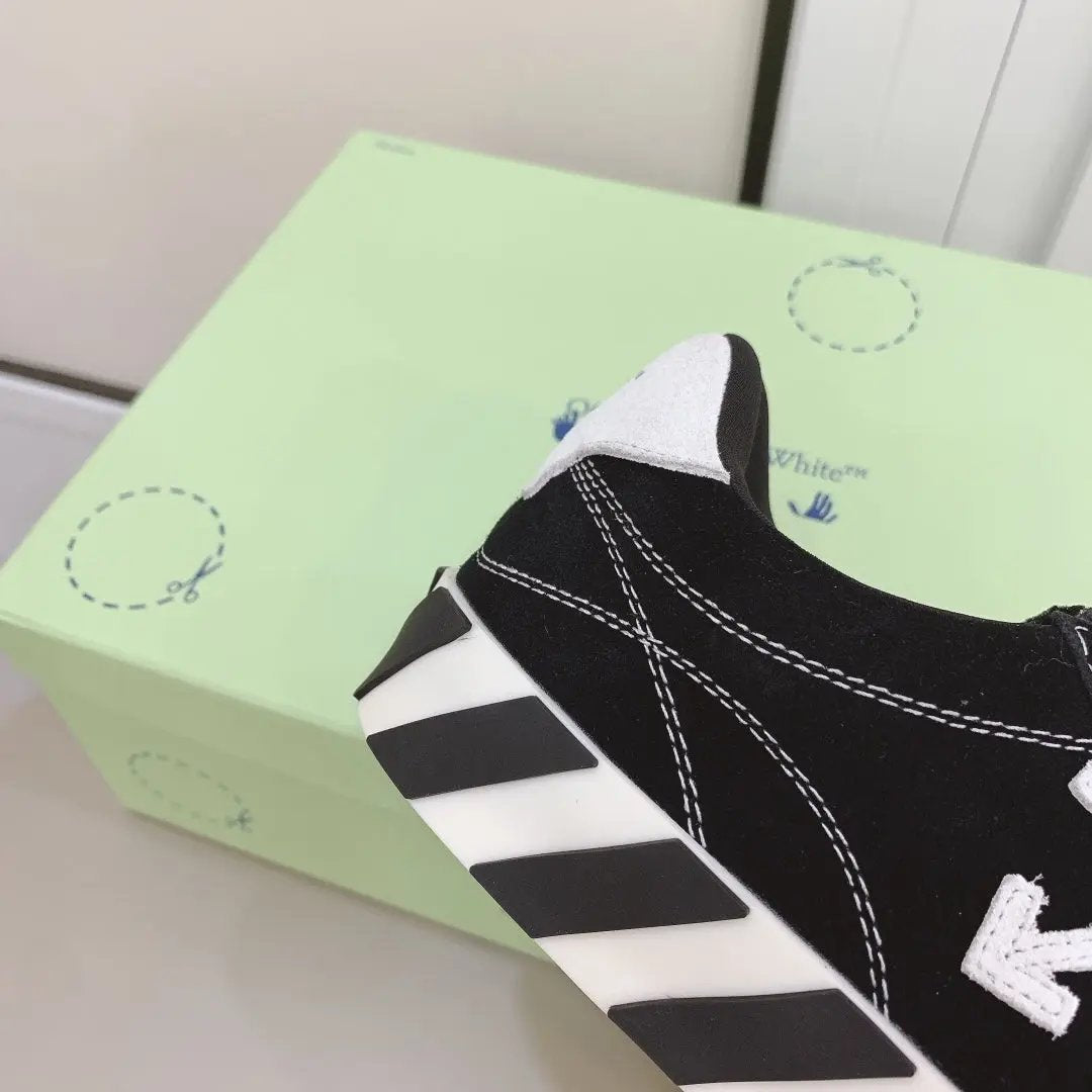 Off white Low Black Elephand.shoes