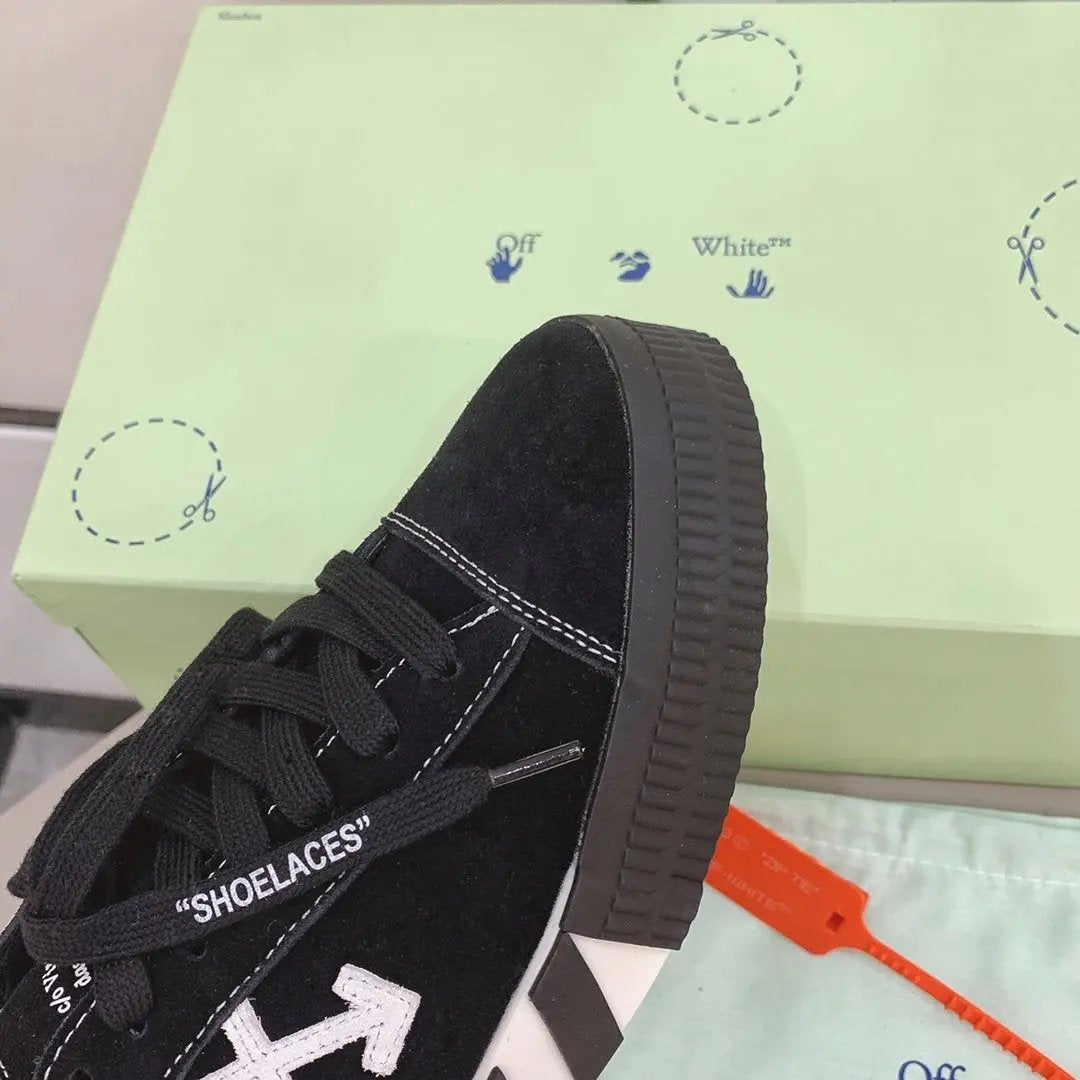 Off white Low Black Elephand.shoes