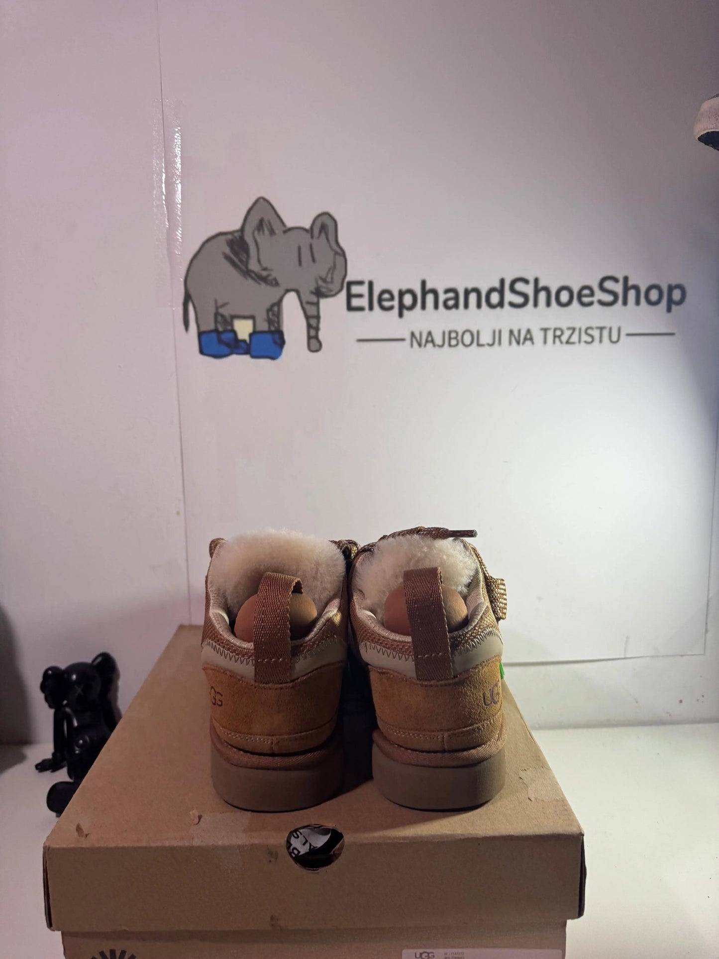 UGG Lowmel Brown (Odmah dostupne) br 38 39 Elephand.shoes