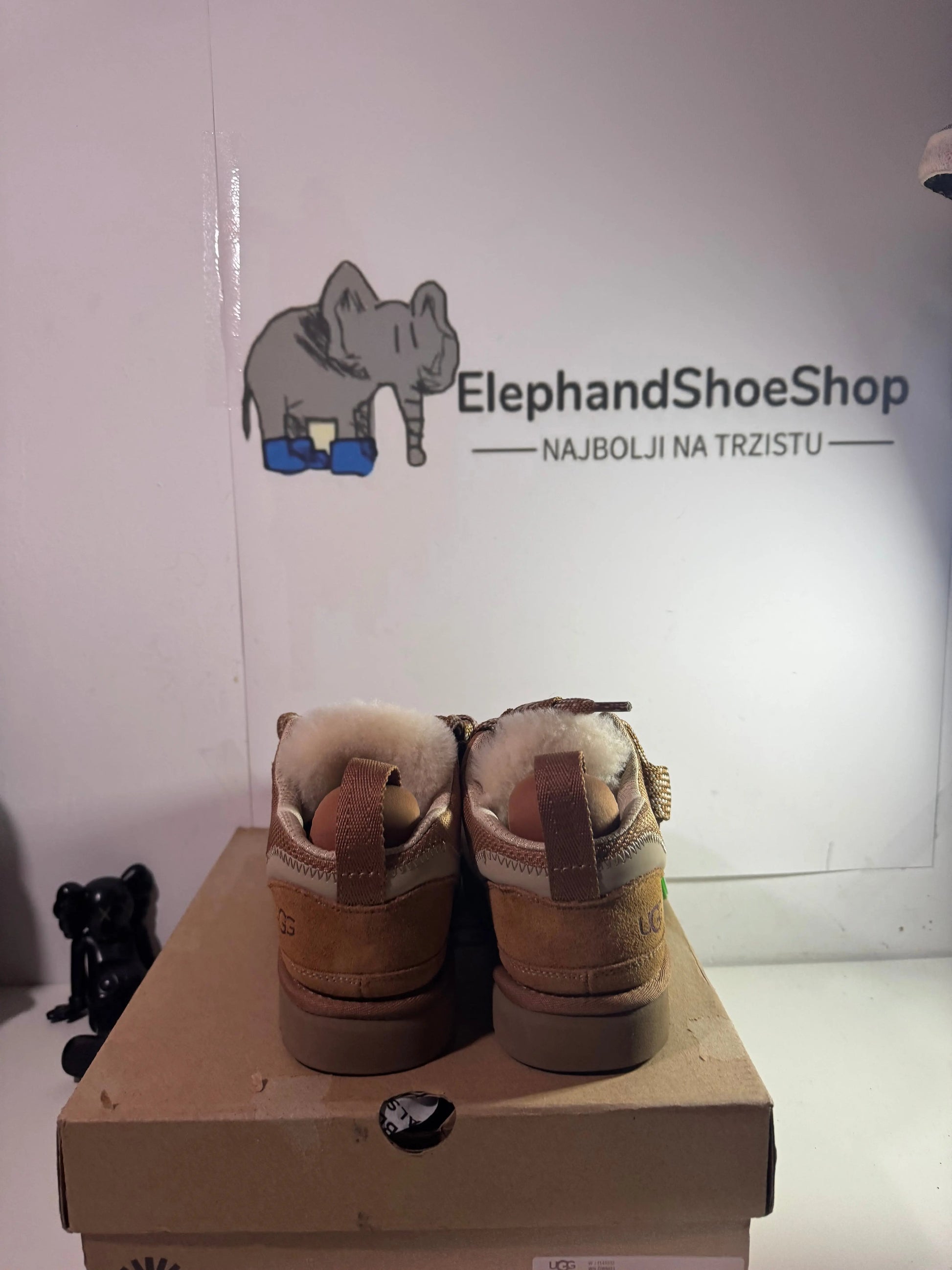 UGG Lowmel Brown (Odmah dostupne) br 38 39 Elephand.shoes