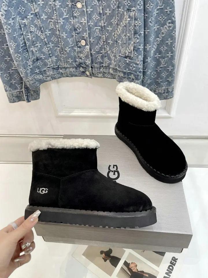 Ugg boots low mini Elephand.shoes