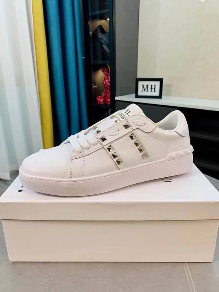 Valentino Low White Elephand.shoes