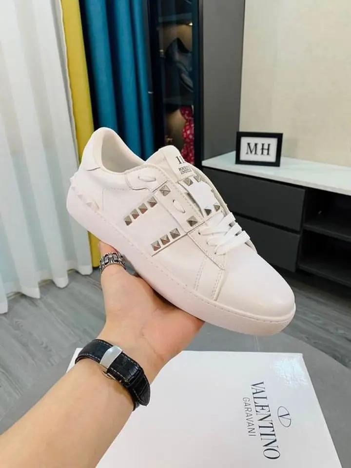 Valentino Low White Elephand.shoes