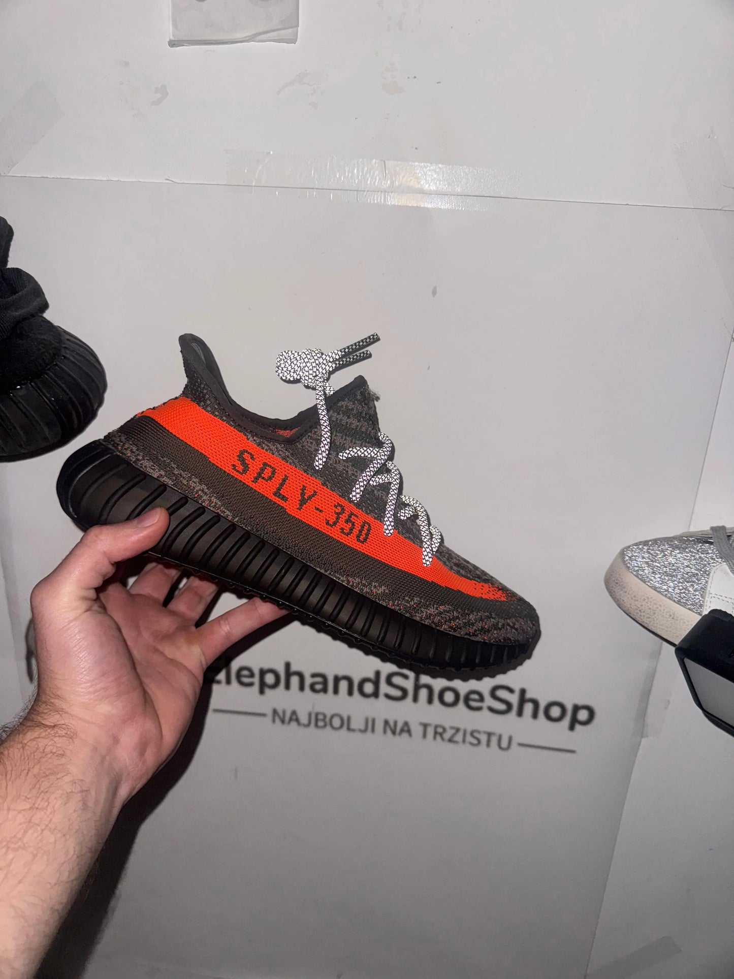 Yeezy Carbon V2   (Odmah dostupne) br 43 Elephand.shoes