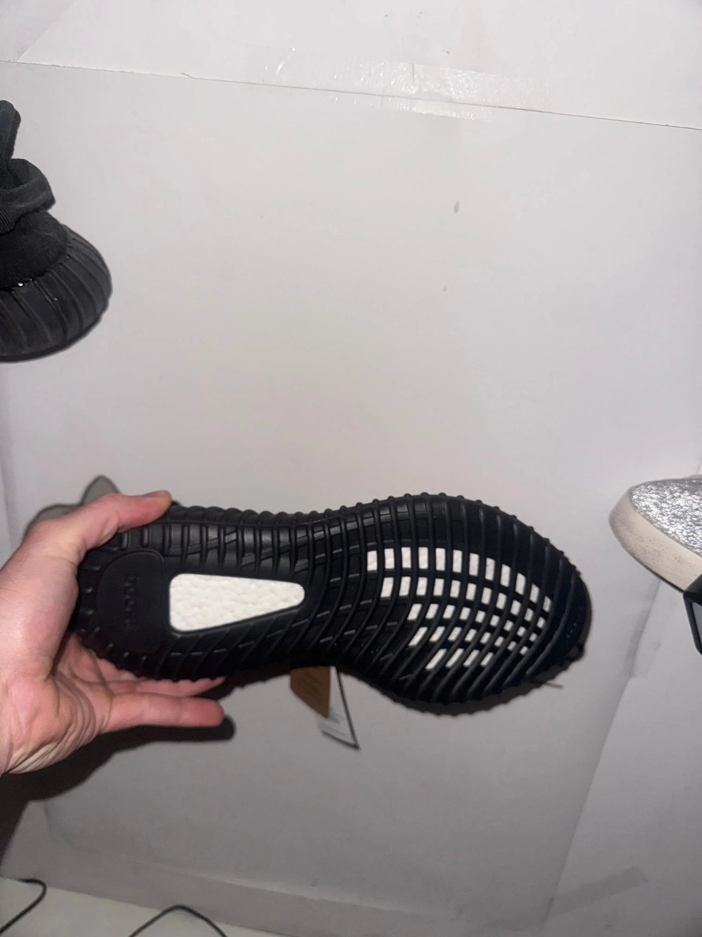 Yeezy Carbon V2   (Odmah dostupne) br 43 Elephand.shoes
