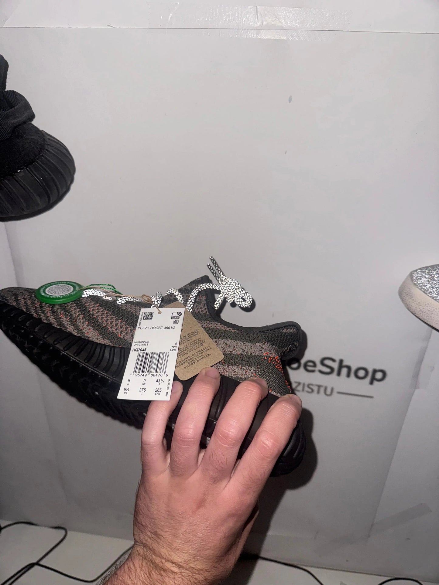 Yeezy Carbon V2   (Odmah dostupne) br 43 Elephand.shoes