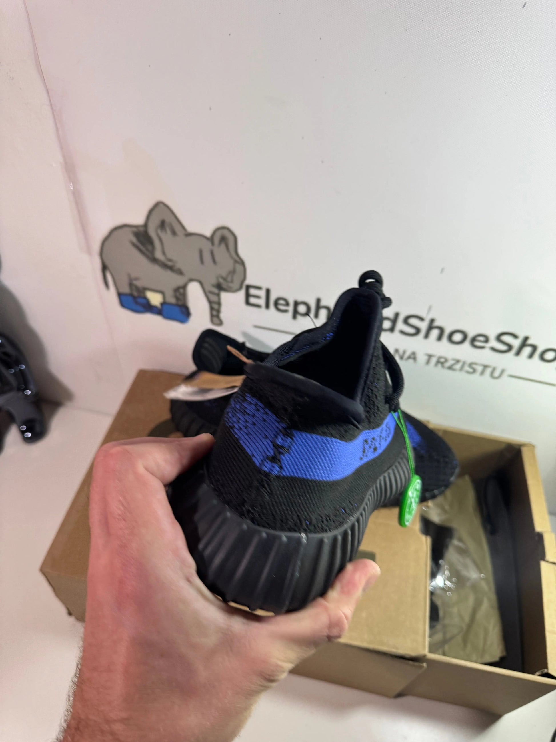 Yeezy Dazzling V2   (Odmah dostupne) br 36 39 42 46 Elephand.shoes