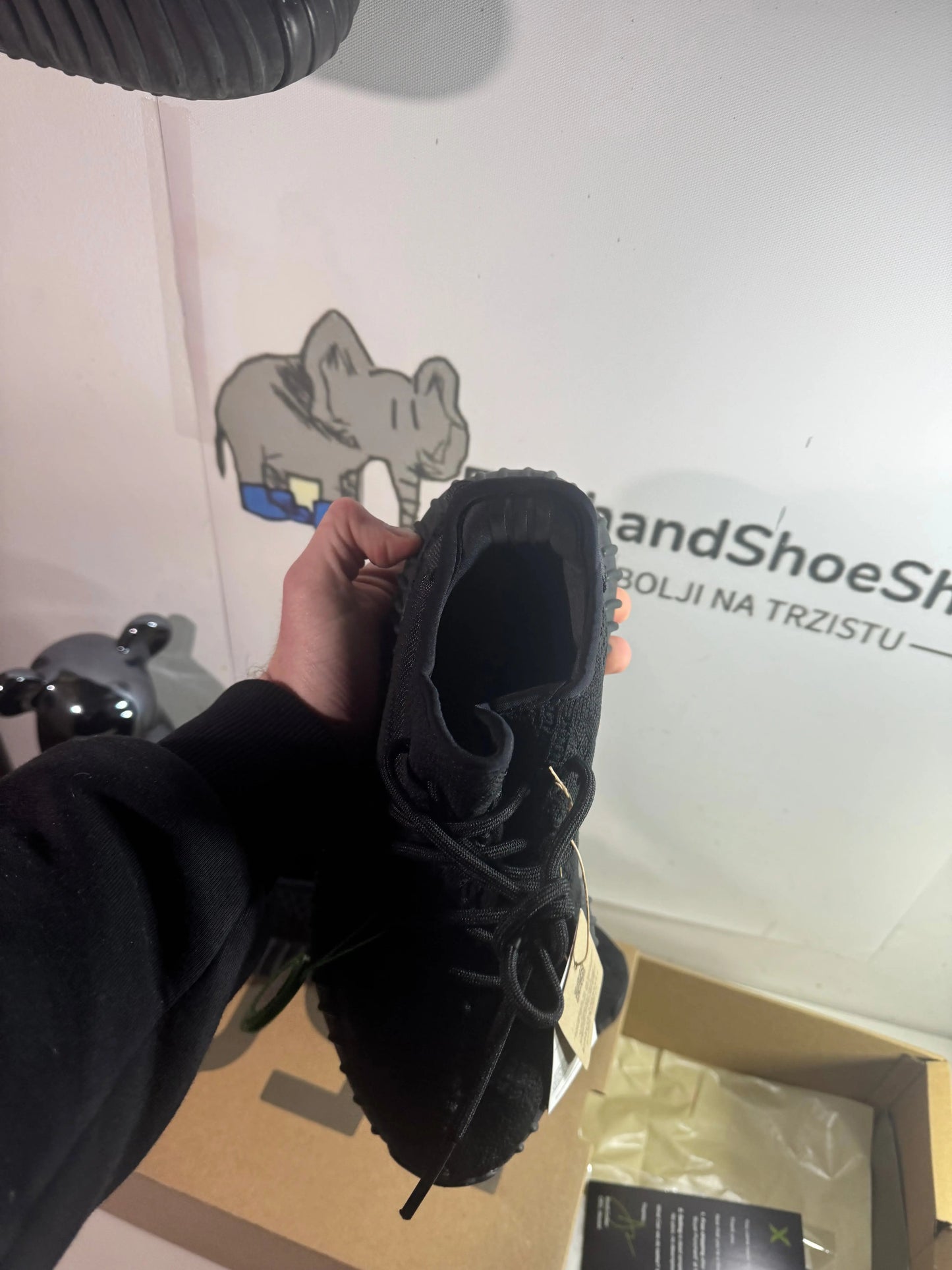 Yeezy  Onyx (Odmah dostupne) br 39 43 Elephand.shoes