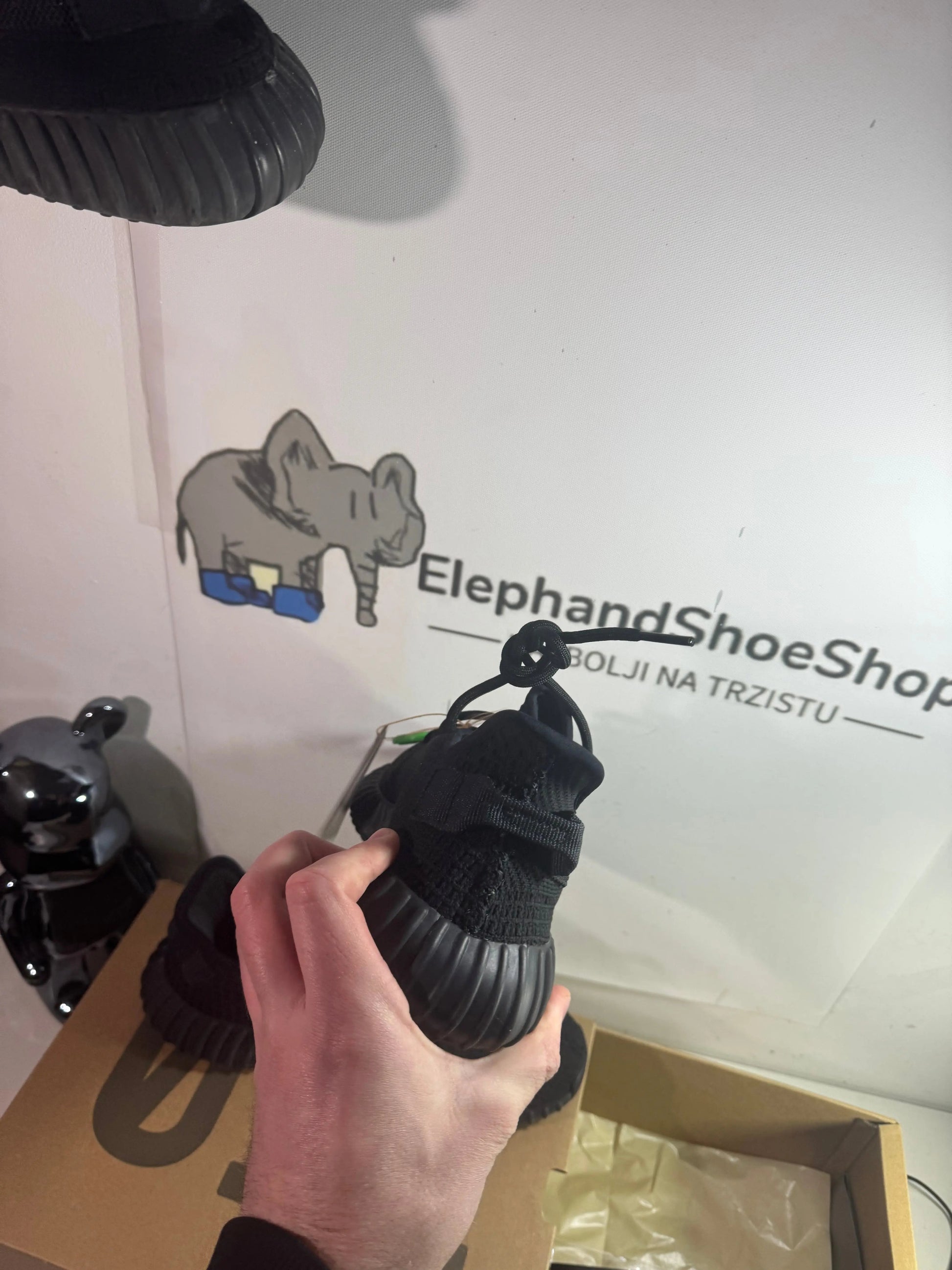 Yeezy  Onyx (Odmah dostupne) br 39 43 Elephand.shoes