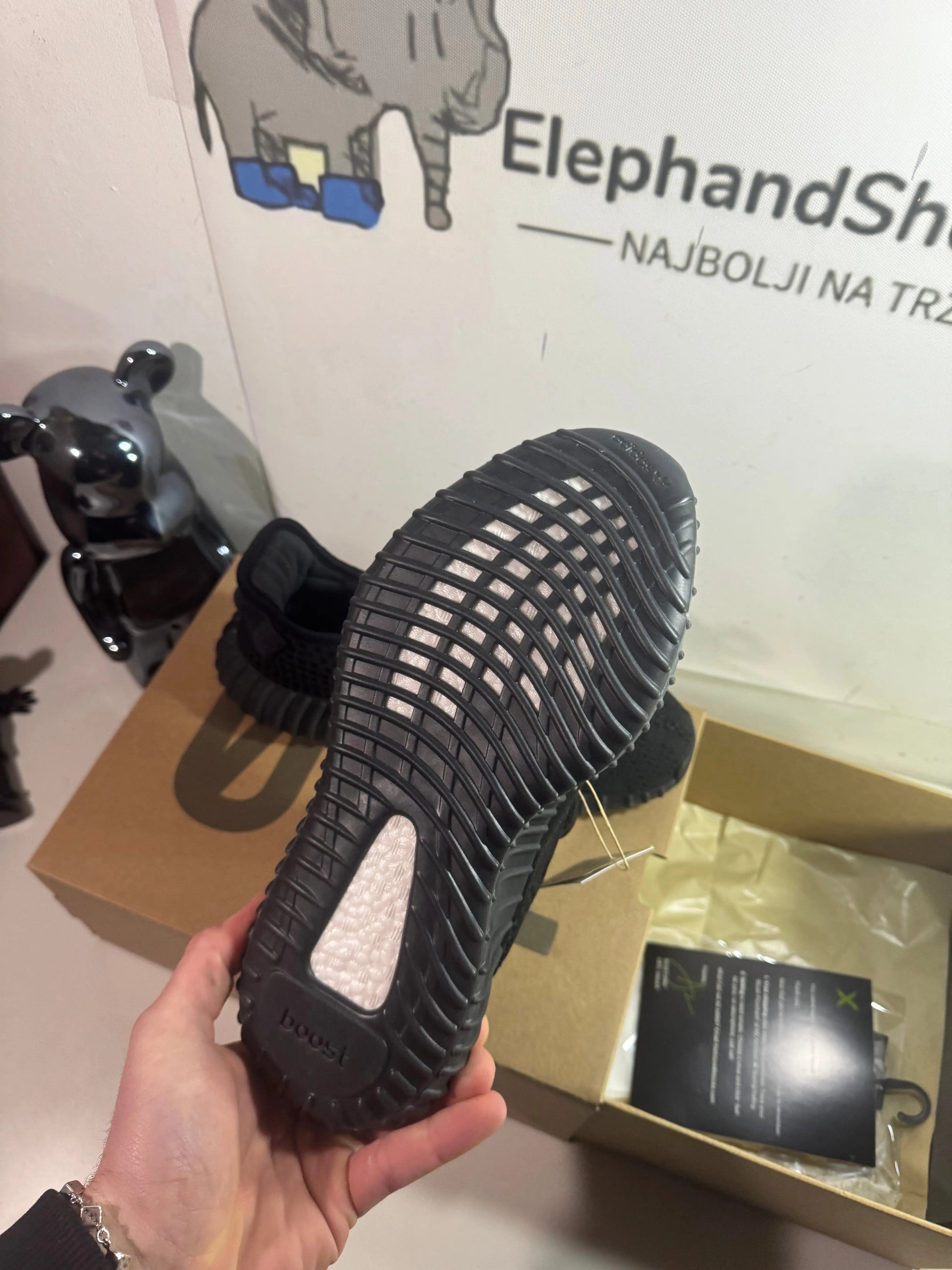 Yeezy  Onyx (Odmah dostupne) br 39 43 Elephand.shoes