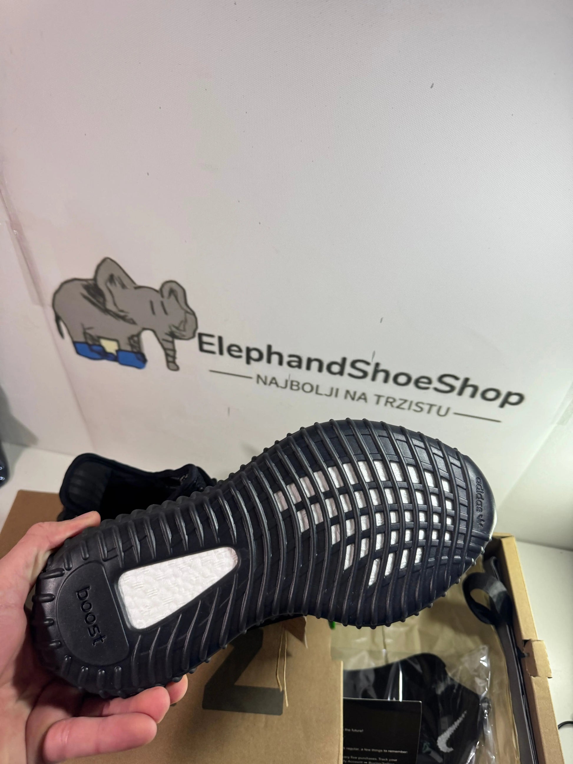 Yeezy Oreo V2   (Odmah dostupne) br 38 42 43 44 Elephand.shoes