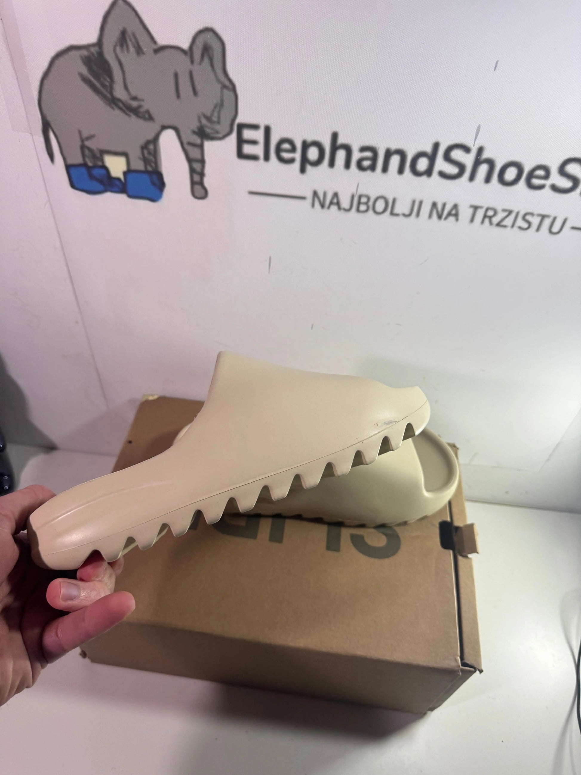 Yeezy Slide Sand (Odmah dostupne) br 43 Elephand.shoes