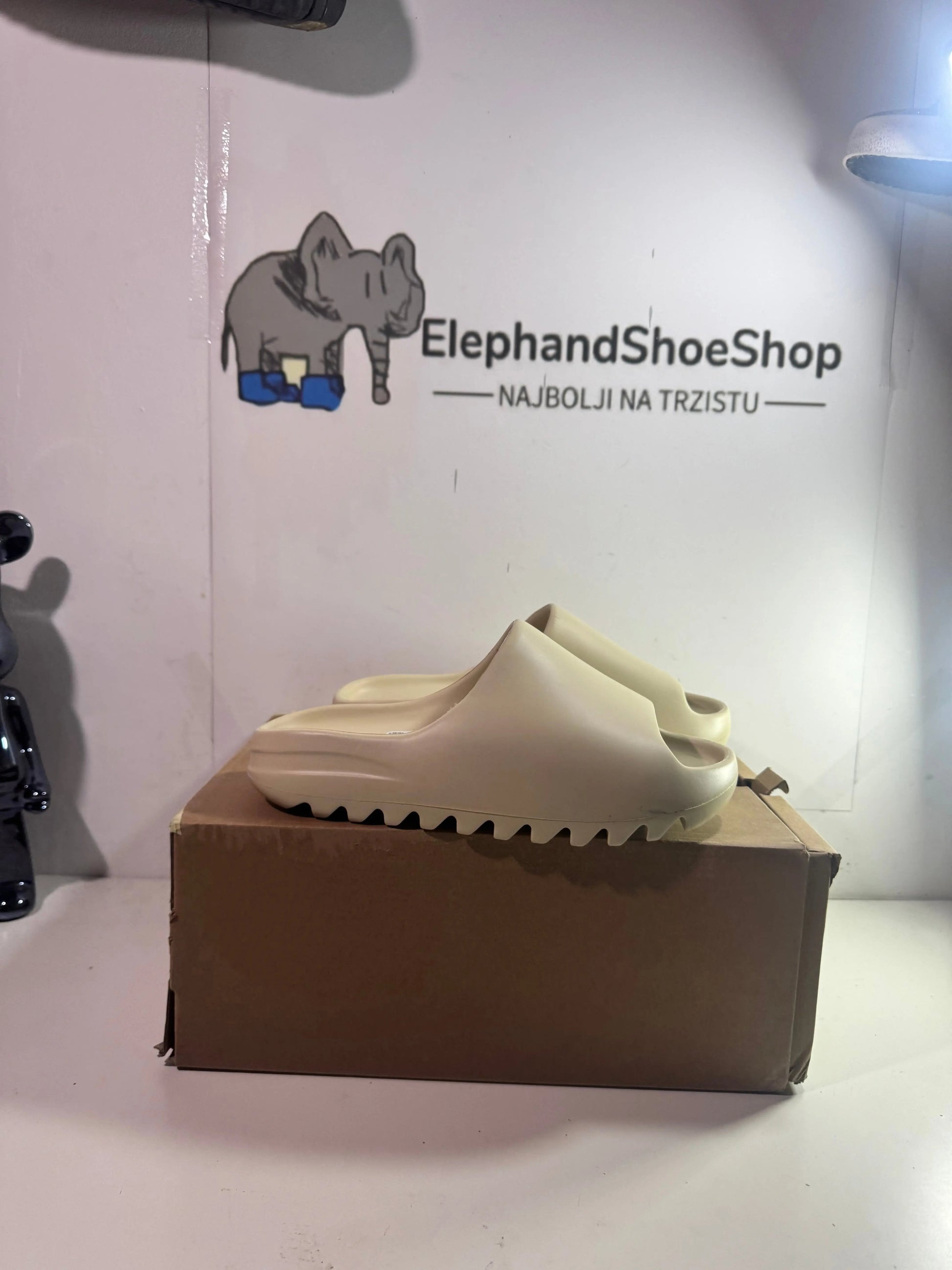 Yeezy Slide Sand (Odmah dostupne) br 43 Elephand.shoes
