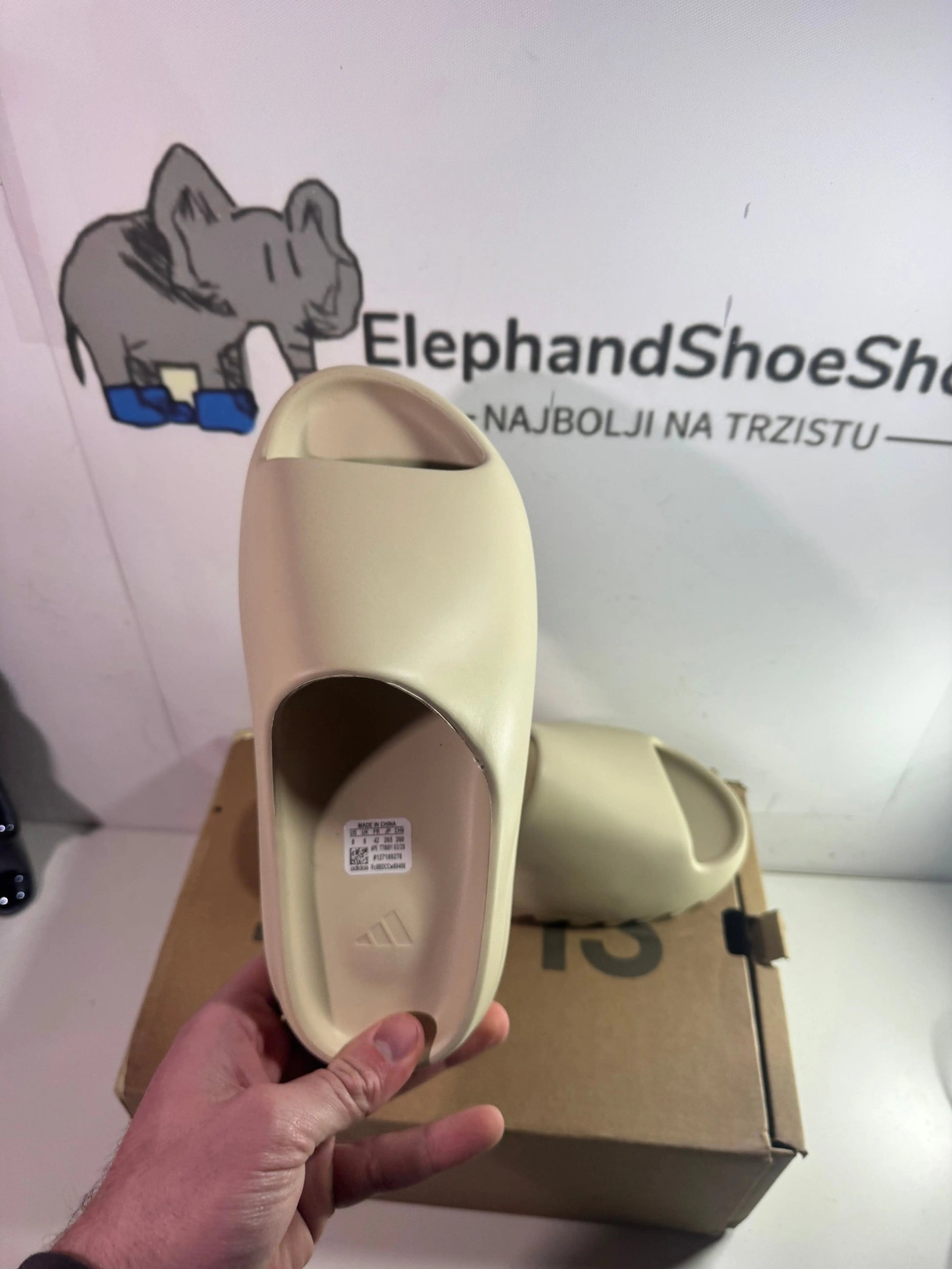 Yeezy Slide Sand (Odmah dostupne) br 43 Elephand.shoes