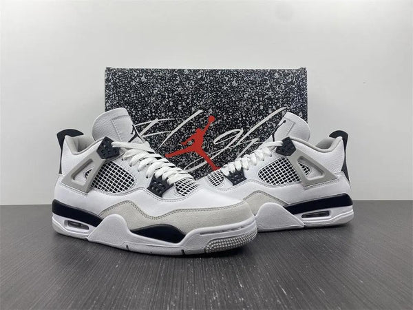 Air Jordan 4 "Military Black" tenisice — bočni prikaz