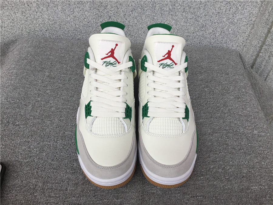 Air Jordan 4 "Pine Green"