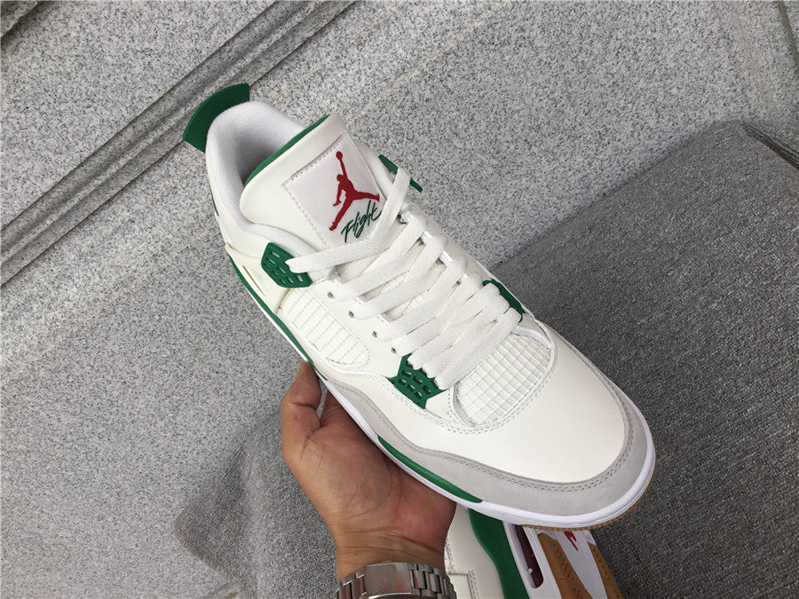 Air Jordan 4 "Pine Green"