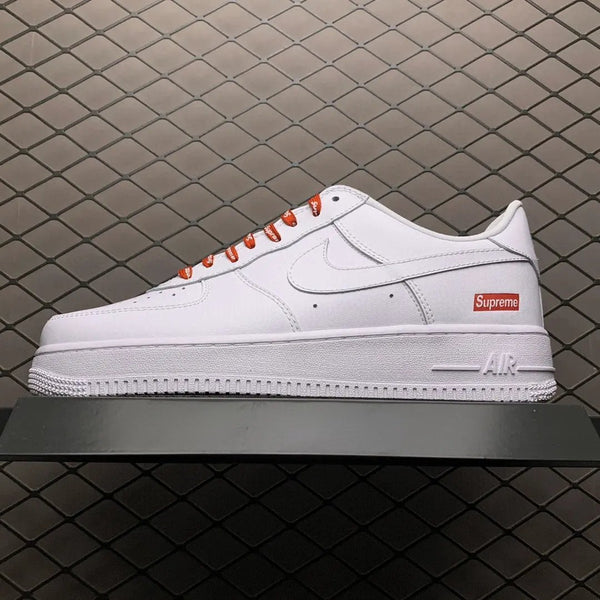 Air Force Supreme tenisice — bočni prikaz