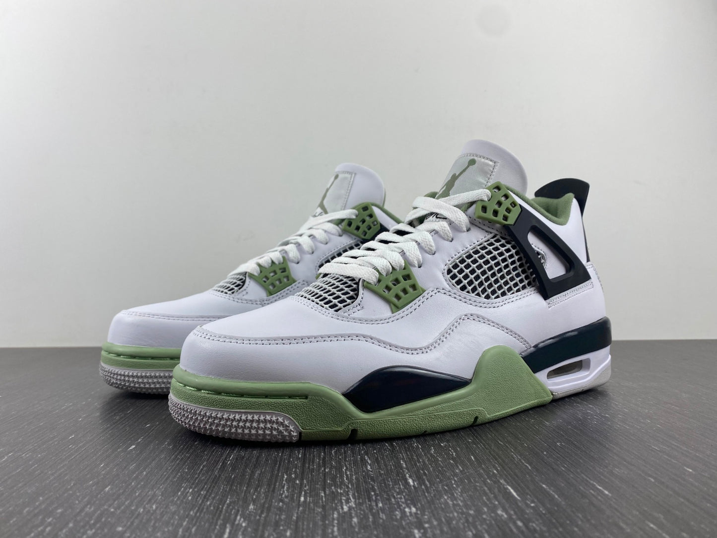 Air Jordan 4 "Seafoam"