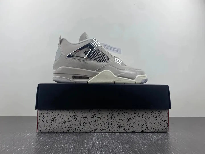 Air Jordan 4 "Frozen Moments" tenisice — bočni prikaz