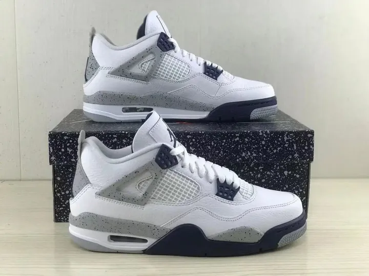 Air Jordan 4 " Midnight Navy " tenisice — bočni prikaz