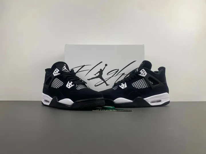 Air Jordan 4 "White Thunder" tenisice — bočni prikaz