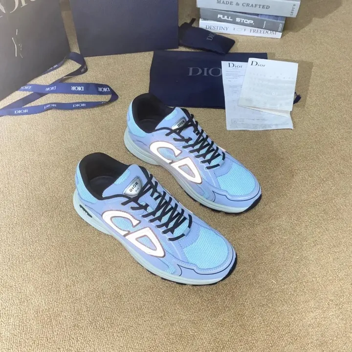 Dior Trainers Baby Blue tenisice — bočni prikaz