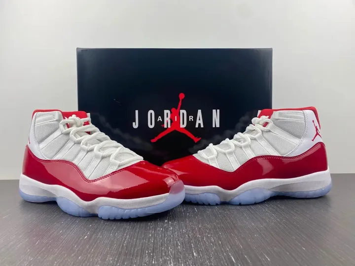 Jordan 11 Cher tenisice — bočni prikaz